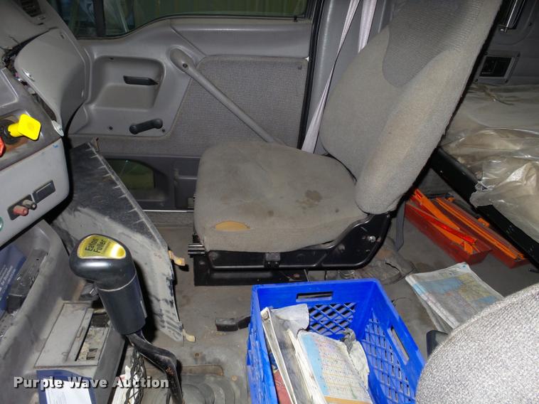 image for item DA7251 1999 Sterling A9513 semi truck