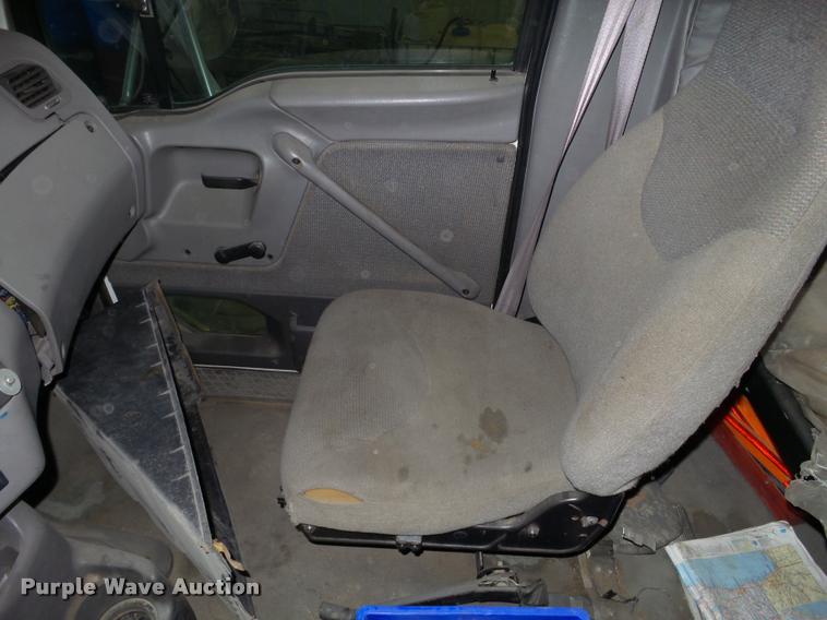 image for item DA7251 1999 Sterling A9513 semi truck