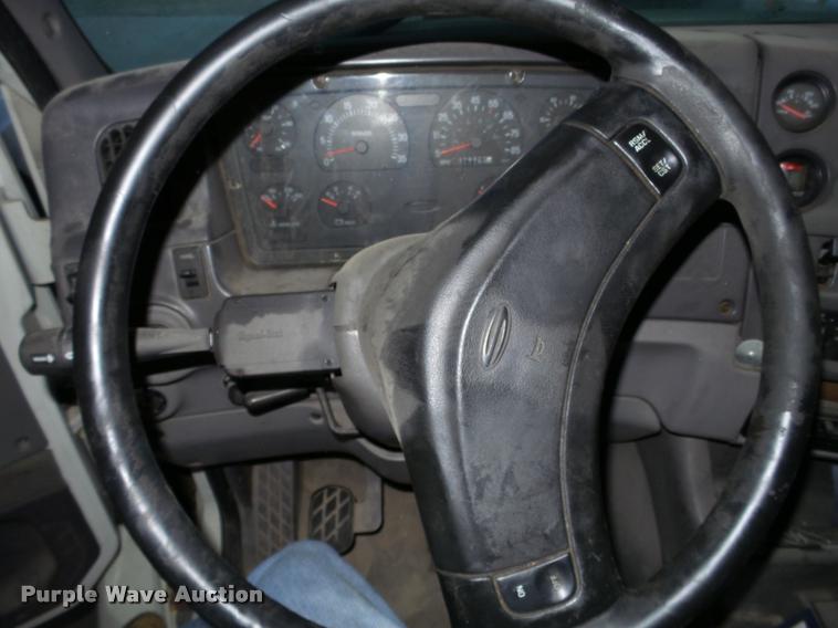 image for item DA7251 1999 Sterling A9513 semi truck