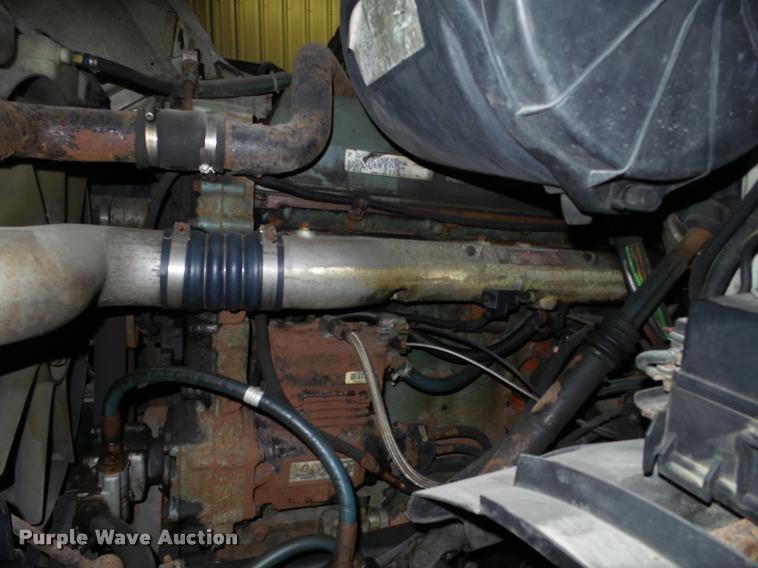 image for item DA7251 1999 Sterling A9513 semi truck