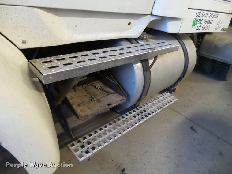 image for item DA7251 1999 Sterling A9513 semi truck