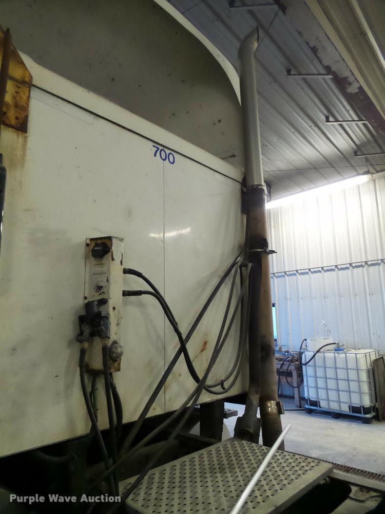 image for item DA7251 1999 Sterling A9513 semi truck