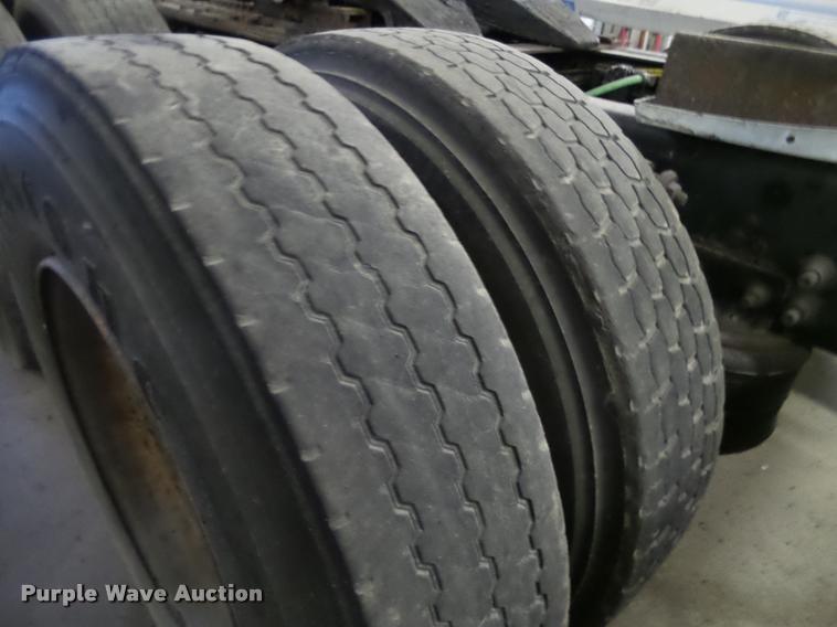 image for item DA7251 1999 Sterling A9513 semi truck