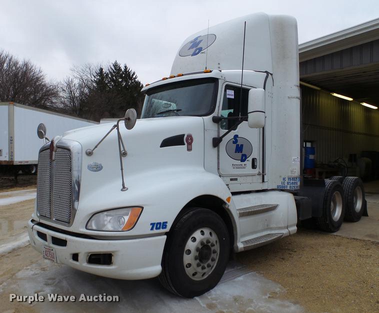 image for item DA7252 2009 Kenworth T660 semi truck