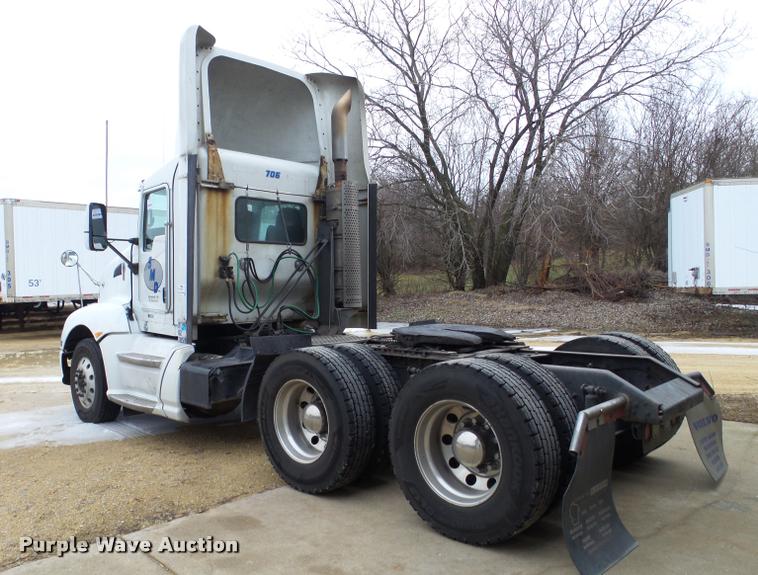 image for item DA7252 2009 Kenworth T660 semi truck