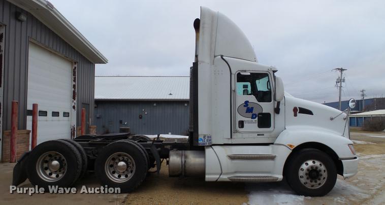 image for item DA7252 2009 Kenworth T660 semi truck