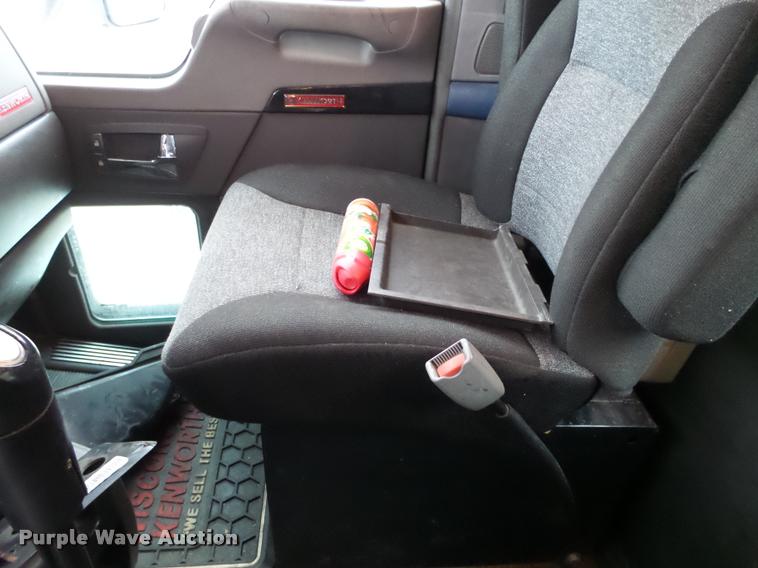 image for item DA7252 2009 Kenworth T660 semi truck