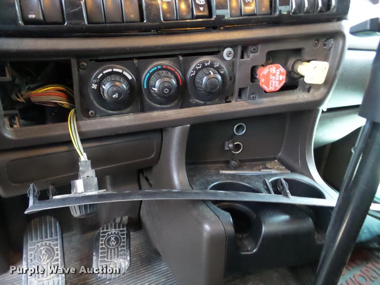 image for item DA7252 2009 Kenworth T660 semi truck