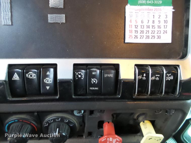 image for item DA7252 2009 Kenworth T660 semi truck