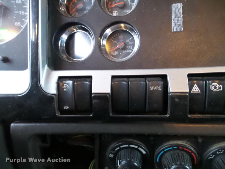 image for item DA7252 2009 Kenworth T660 semi truck