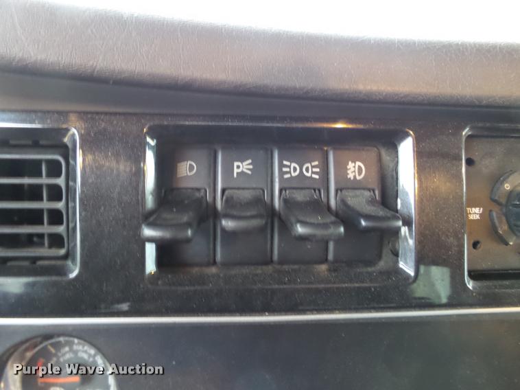 image for item DA7252 2009 Kenworth T660 semi truck