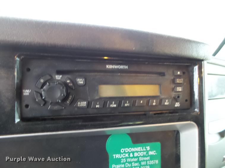 image for item DA7252 2009 Kenworth T660 semi truck