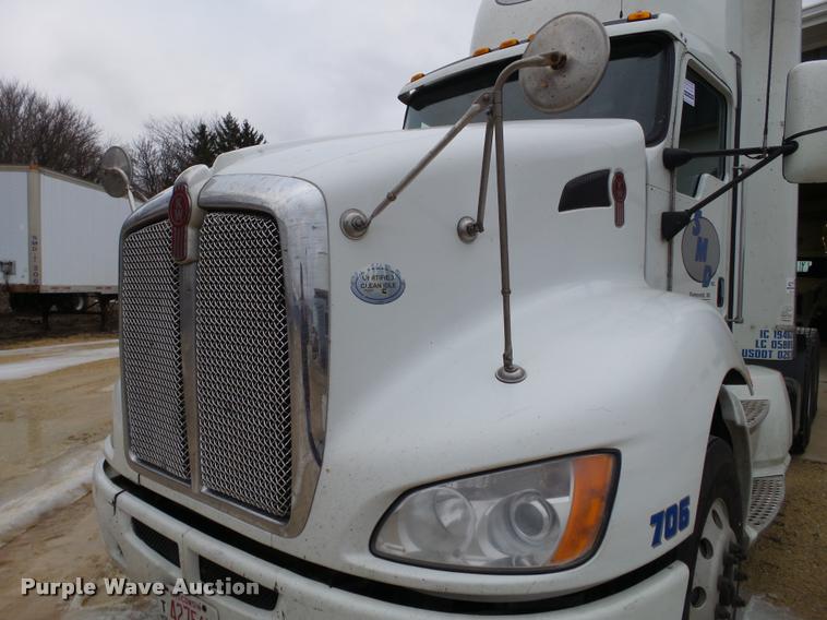 image for item DA7252 2009 Kenworth T660 semi truck
