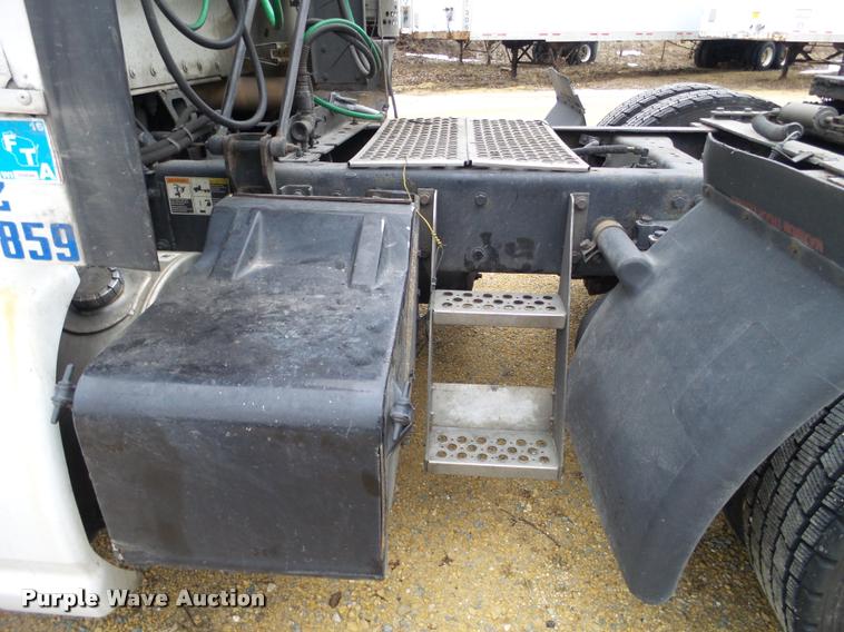 image for item DA7252 2009 Kenworth T660 semi truck