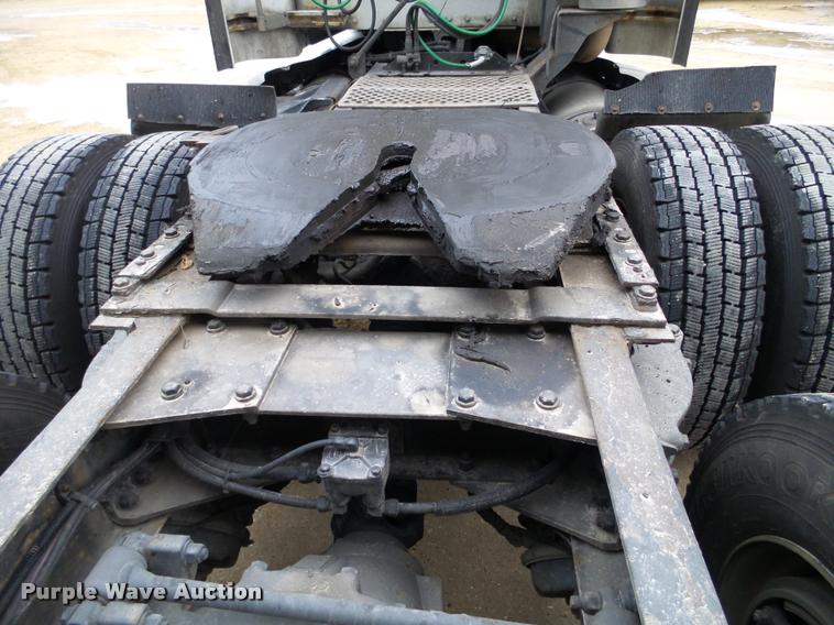 image for item DA7252 2009 Kenworth T660 semi truck