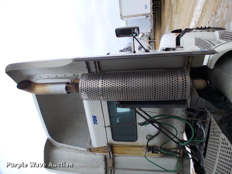 image for item DA7252 2009 Kenworth T660 semi truck