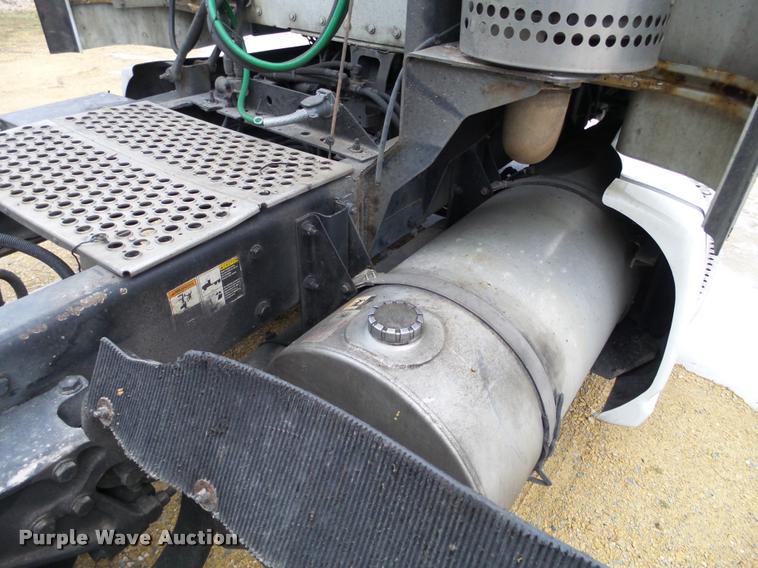 image for item DA7252 2009 Kenworth T660 semi truck