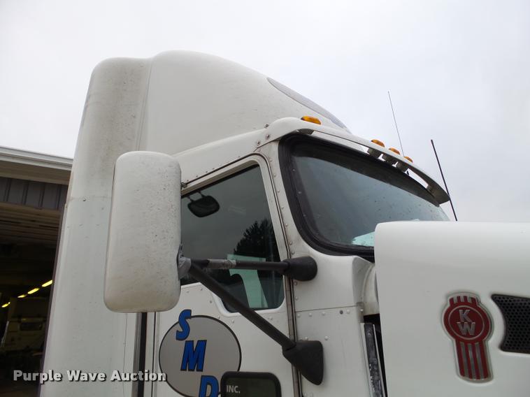 image for item DA7252 2009 Kenworth T660 semi truck