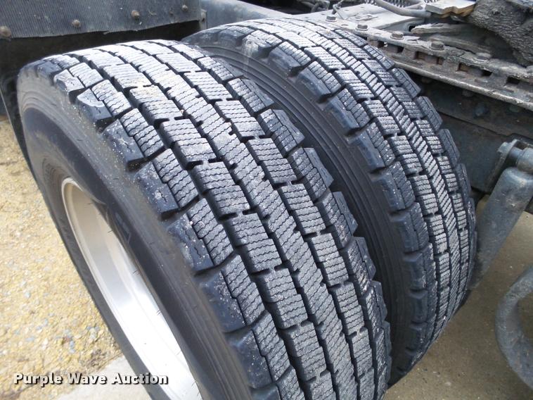 image for item DA7252 2009 Kenworth T660 semi truck