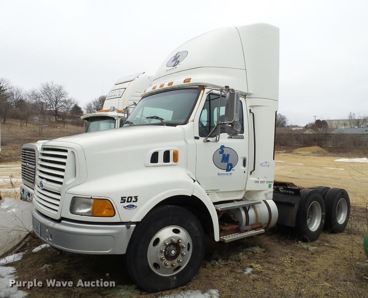 image for item DA7253 1997 Ford AT9513 Aeromax 113 semi truck