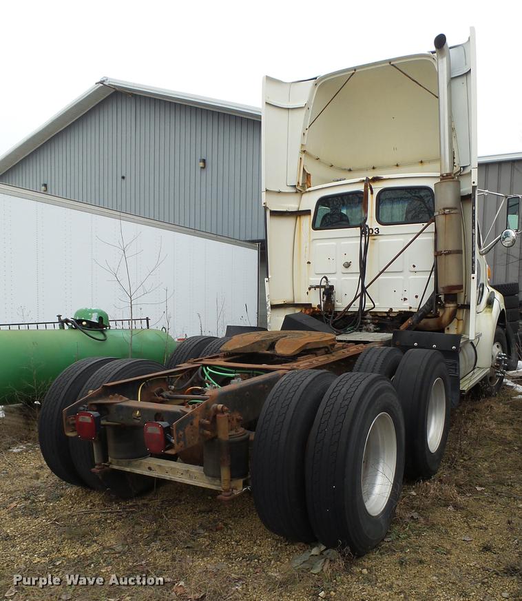 image for item DA7253 1997 Ford AT9513 Aeromax 113 semi truck