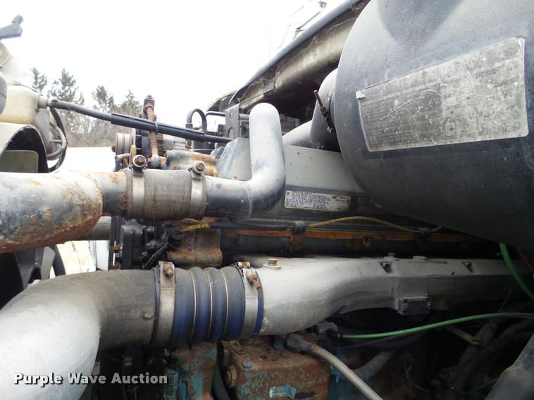 image for item DA7253 1997 Ford AT9513 Aeromax 113 semi truck