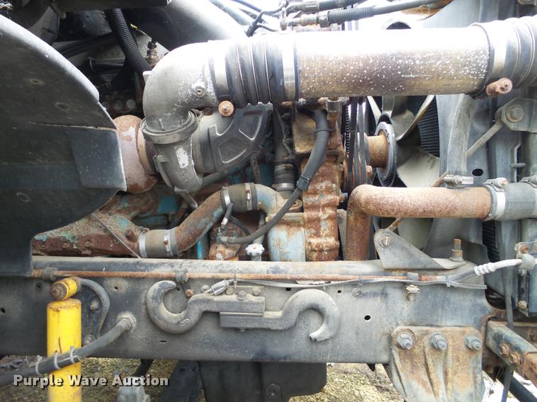 image for item DA7253 1997 Ford AT9513 Aeromax 113 semi truck