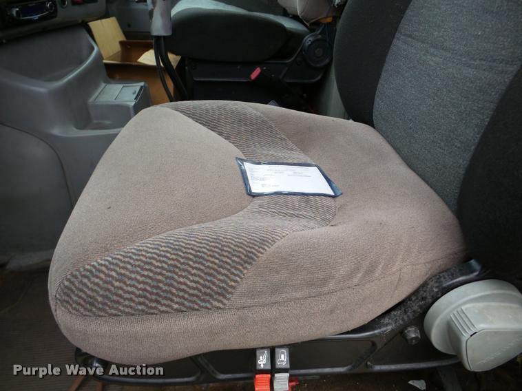 image for item DA7253 1997 Ford AT9513 Aeromax 113 semi truck