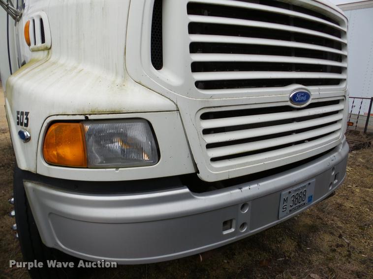 image for item DA7253 1997 Ford AT9513 Aeromax 113 semi truck