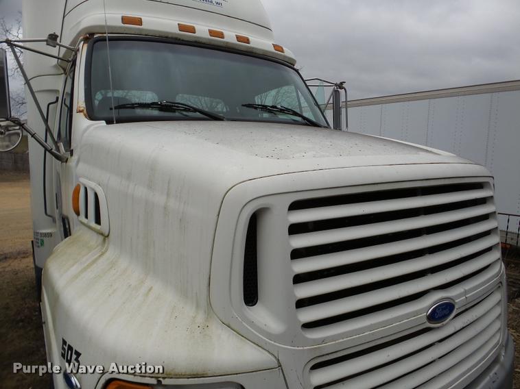 image for item DA7253 1997 Ford AT9513 Aeromax 113 semi truck