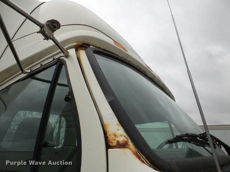 image for item DA7253 1997 Ford AT9513 Aeromax 113 semi truck