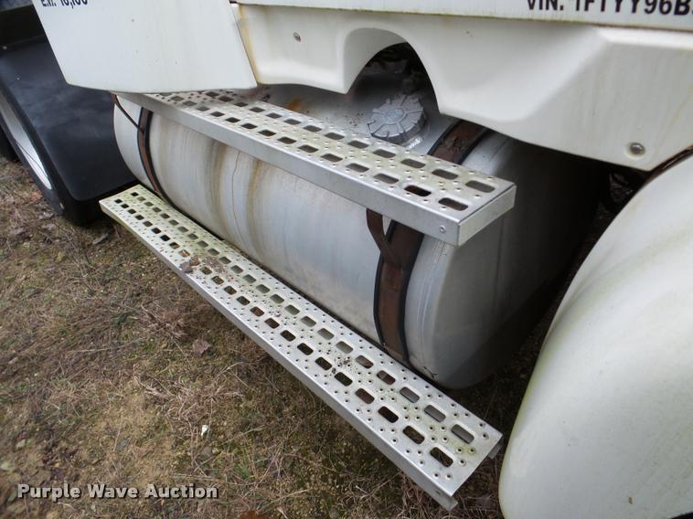 image for item DA7253 1997 Ford AT9513 Aeromax 113 semi truck