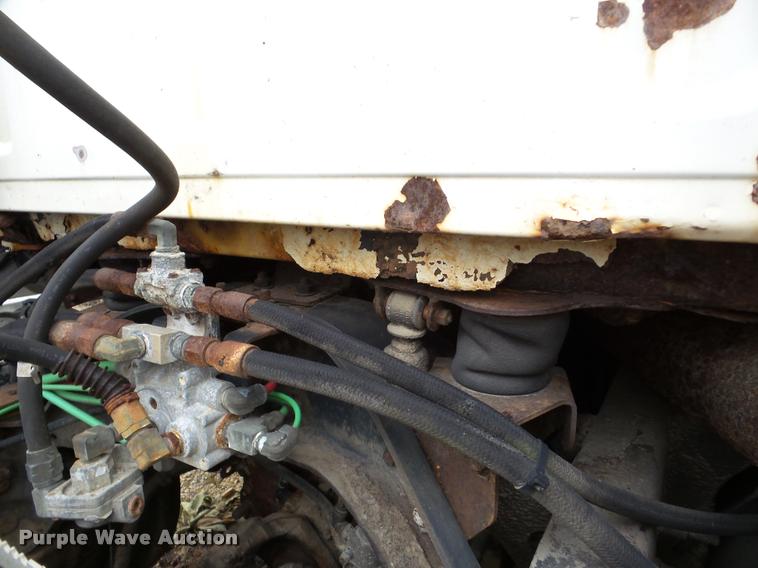 image for item DA7253 1997 Ford AT9513 Aeromax 113 semi truck