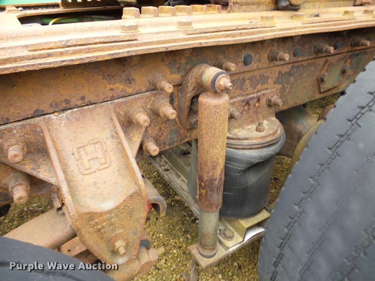 image for item DA7253 1997 Ford AT9513 Aeromax 113 semi truck