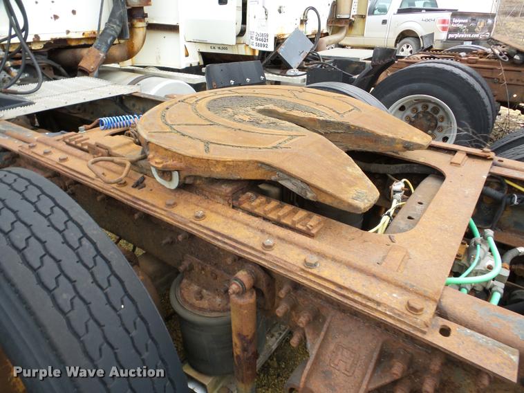 image for item DA7253 1997 Ford AT9513 Aeromax 113 semi truck