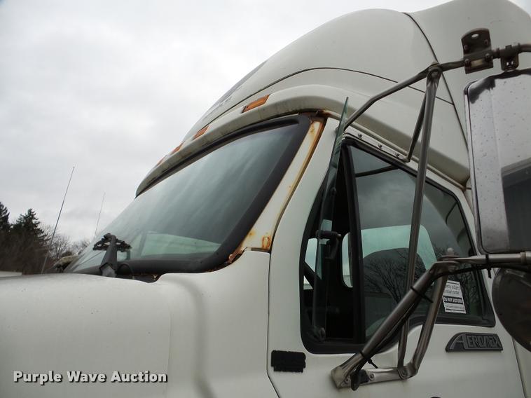 image for item DA7253 1997 Ford AT9513 Aeromax 113 semi truck