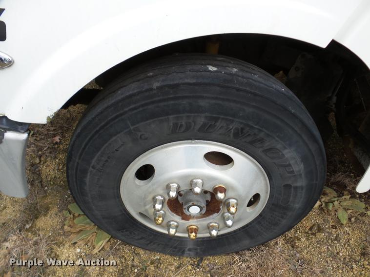 image for item DA7253 1997 Ford AT9513 Aeromax 113 semi truck