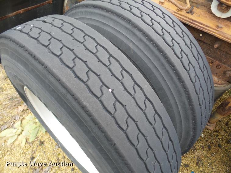 image for item DA7253 1997 Ford AT9513 Aeromax 113 semi truck