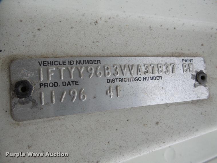 image for item DA7253 1997 Ford AT9513 Aeromax 113 semi truck