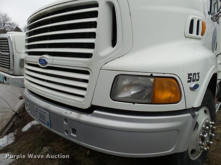 image for item DA7253 1997 Ford AT9513 Aeromax 113 semi truck