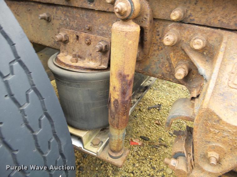 image for item DA7253 1997 Ford AT9513 Aeromax 113 semi truck