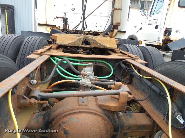 image for item DA7253 1997 Ford AT9513 Aeromax 113 semi truck