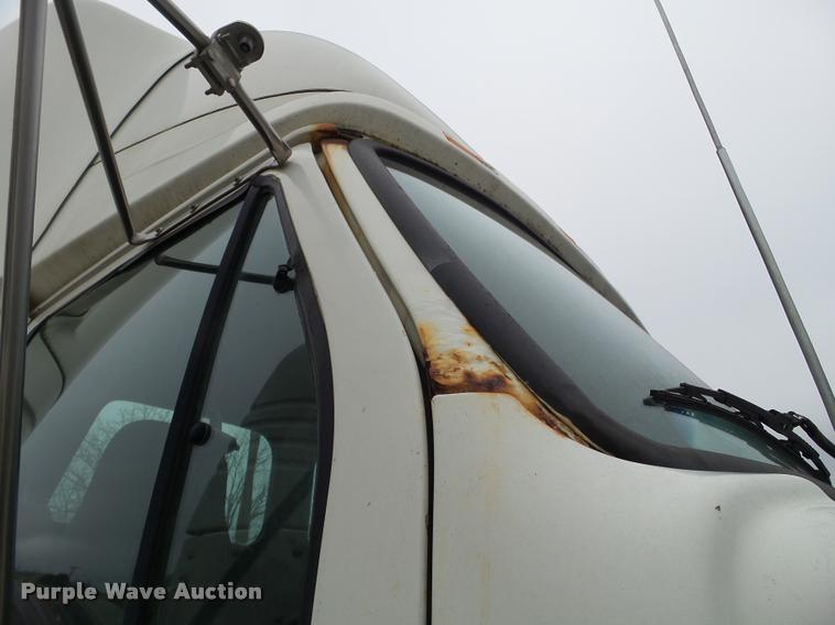 image for item DA7253 1997 Ford AT9513 Aeromax 113 semi truck