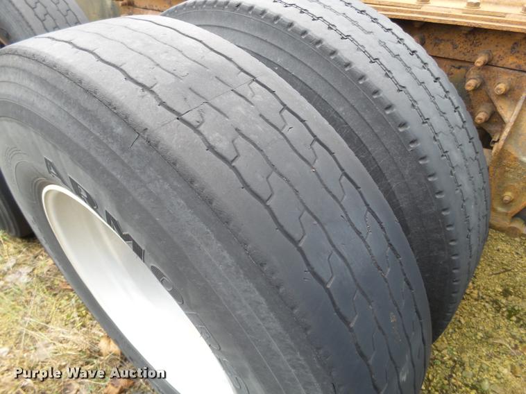 image for item DA7253 1997 Ford AT9513 Aeromax 113 semi truck