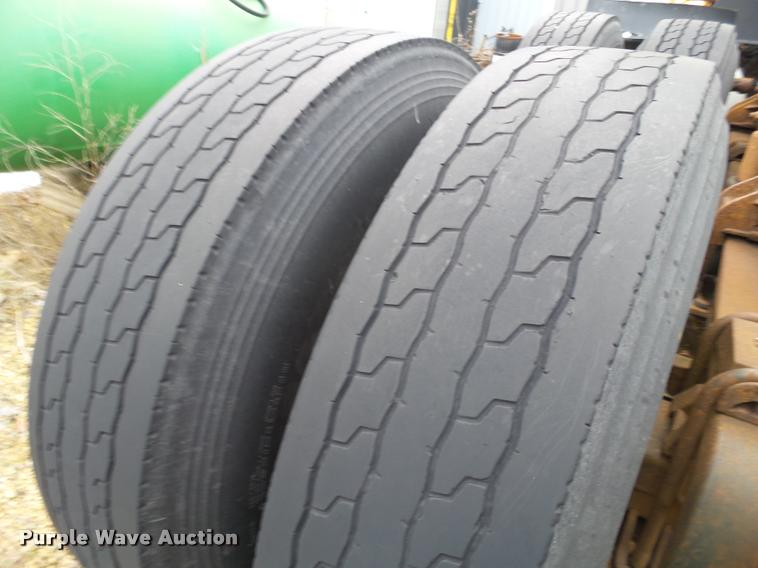 image for item DA7253 1997 Ford AT9513 Aeromax 113 semi truck