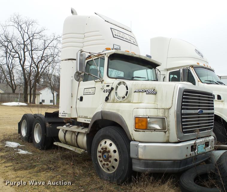 image for item DA7254 1995 Ford LTA9000 Aero Max 106 semi truck