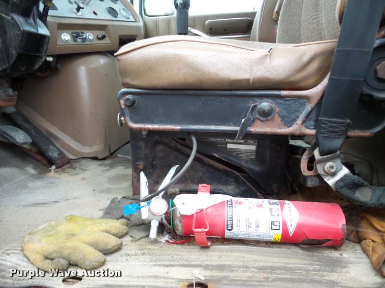 image for item DA7254 1995 Ford LTA9000 Aero Max 106 semi truck