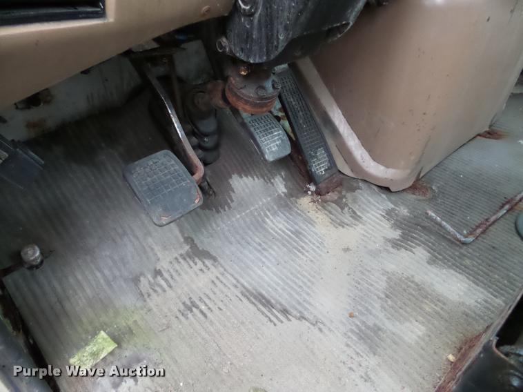 image for item DA7254 1995 Ford LTA9000 Aero Max 106 semi truck