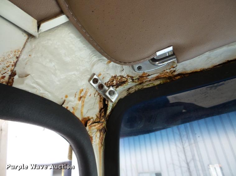 image for item DA7254 1995 Ford LTA9000 Aero Max 106 semi truck