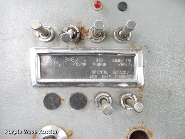 image for item DA7254 1995 Ford LTA9000 Aero Max 106 semi truck